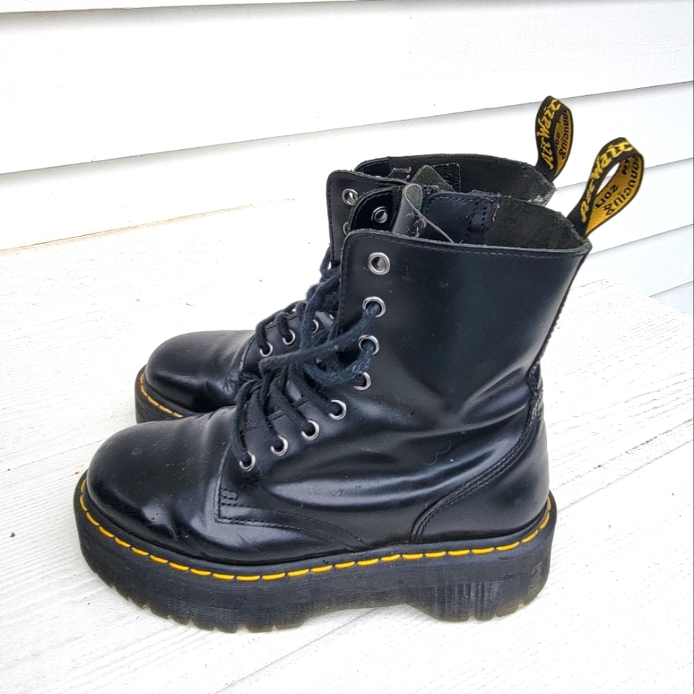 Dr. Marten's JADON HI BOOT SMOOTH LEATHER PLATFORMS - Size 7 Ladies/Size 6 Men
